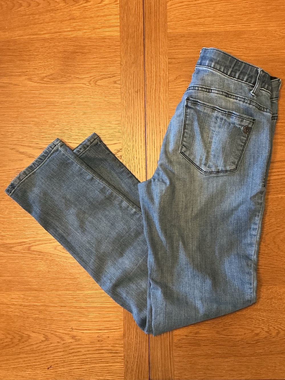 Classic Light Blue Women's Jeans - Comfortable Everyday Denim